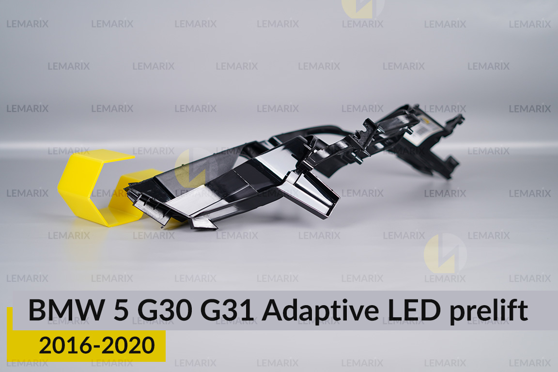 Декоративна маска середня BMW 5 G30 G31 Adaptive LED (2016-2020) дорест ліва