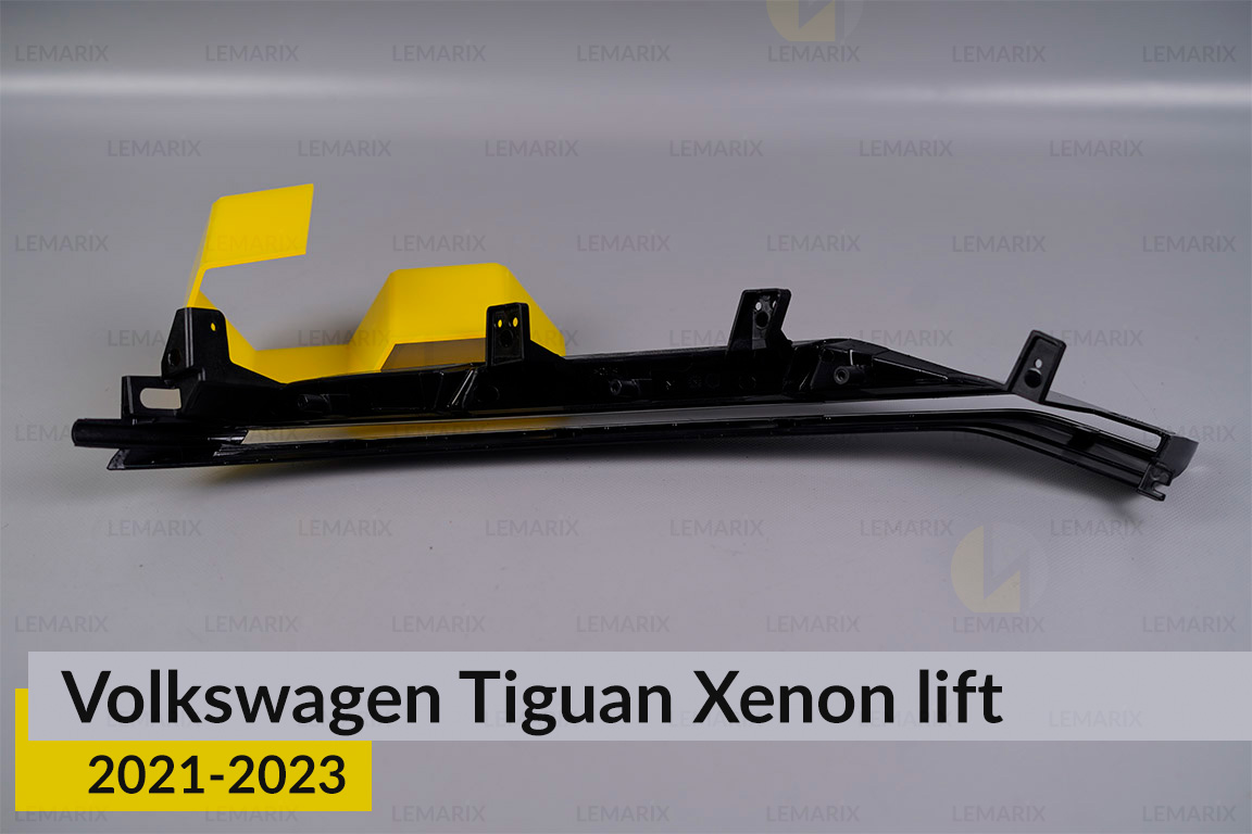 Хромована декоративна маска середня VW Volkswagen Tiguan Xenon (2021-2023) рест права