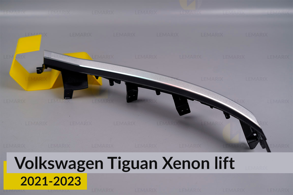 Хромована декоративна маска середня VW Volkswagen Tiguan Xenon (2021-2023) рест права