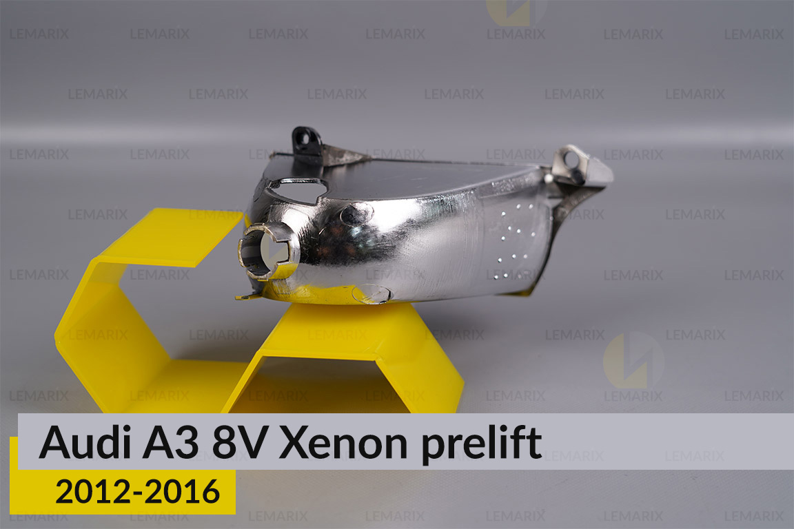 Хромована маска світлорозсіювача Audi A3 8V Xenon (2012-2016) дорест ліва