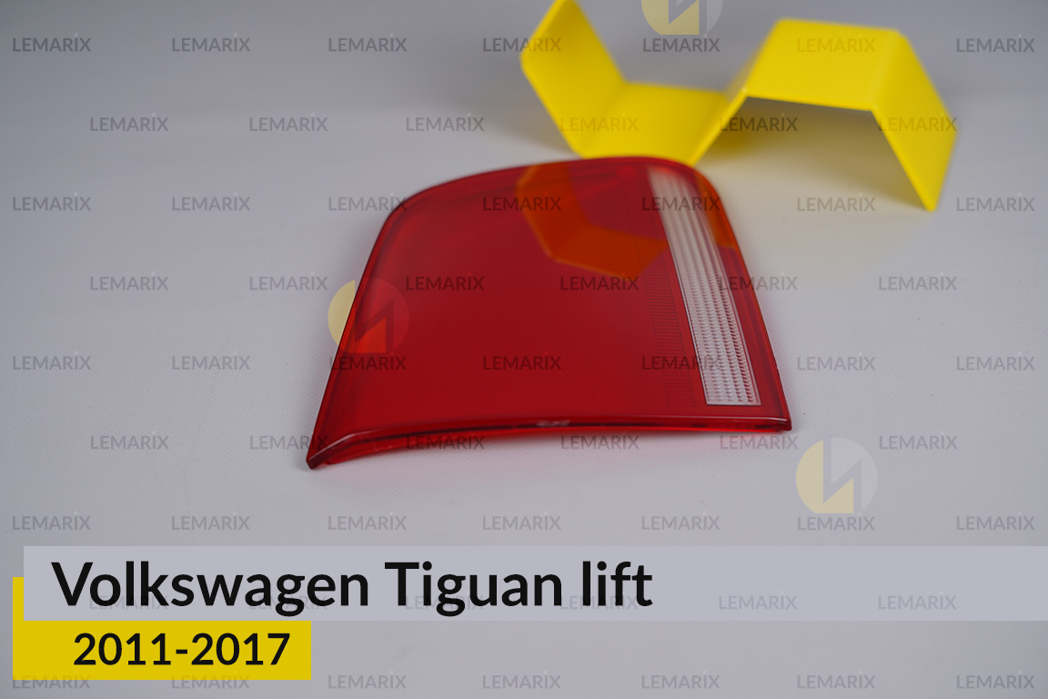 Скло заднього ліхтаря внутрішнє в кришці багажника VW Volkswagen Tiguan (2011-2017) рест ліве