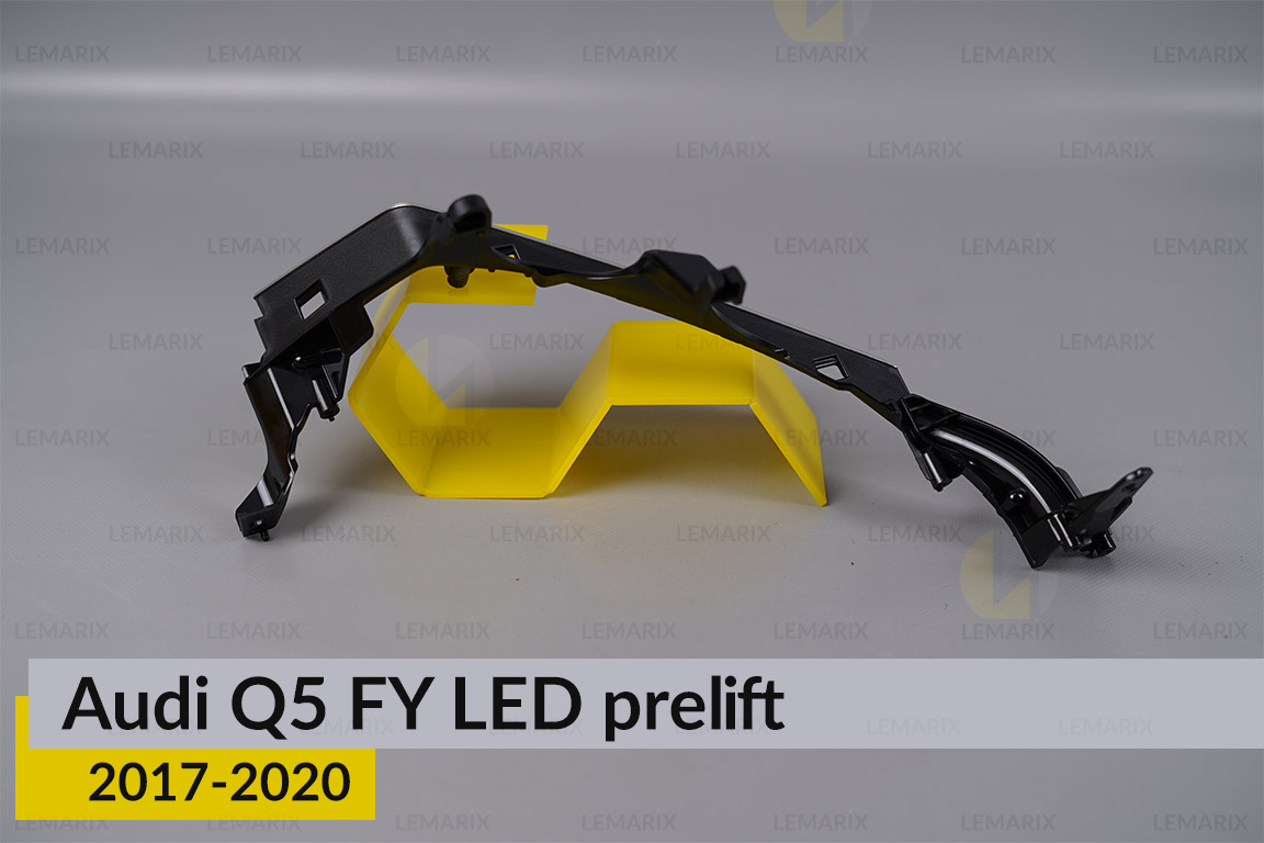 Хромована декоративна маска середня внутрішня Audi Q5 FY LED (2017-2020) дорест ліва