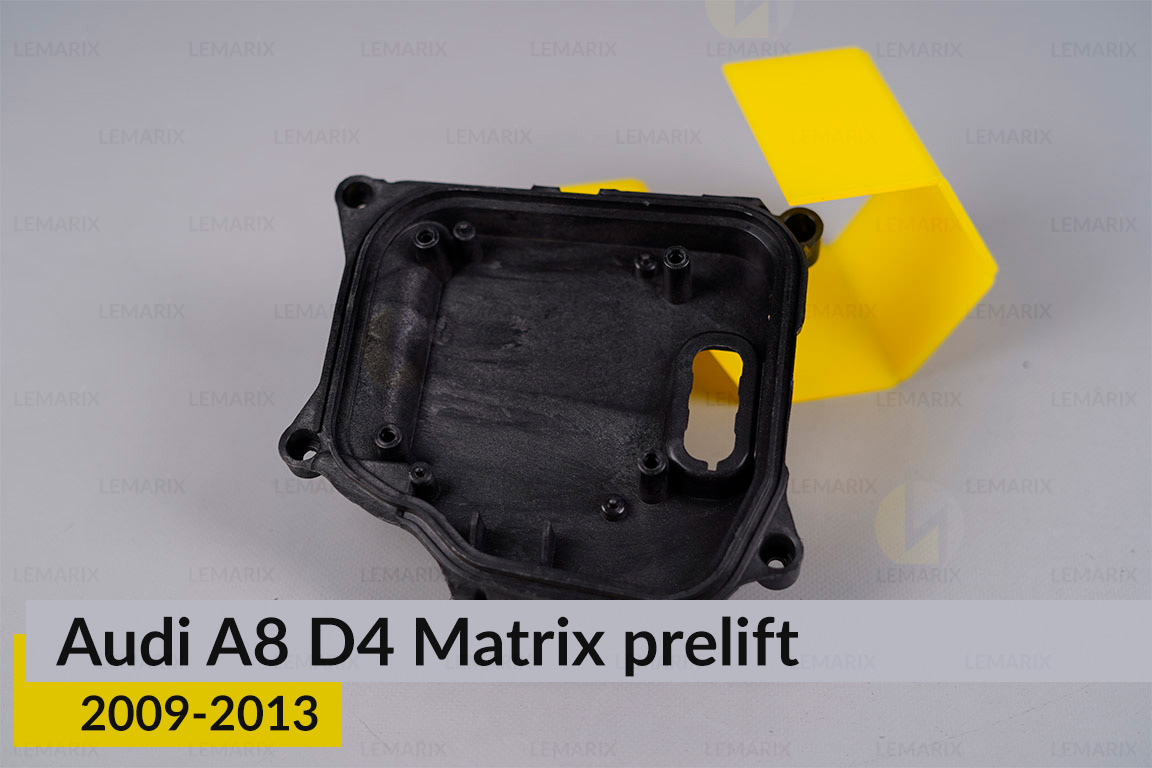 Кришка ковпак заглушка фари Audi A8 D4 Matrix (2009-2013) дорест бокова ліва